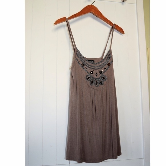 Cute cami with a built in bra - Picture 3 of 6